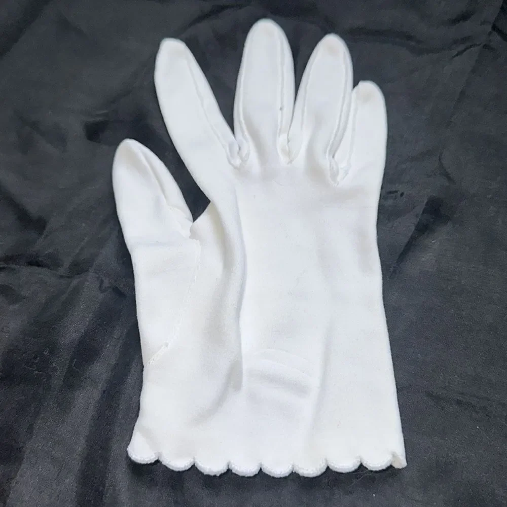 Vintage Aris white cotton‎ wrist gloves with scalloped hem